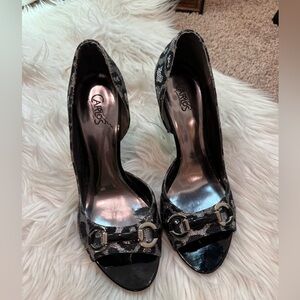 Carlos Santana roulette silver leopard heels‎